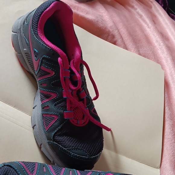 Nike tennis size 7.5 woman  🍨 ❄️ - Picture 5 of 7